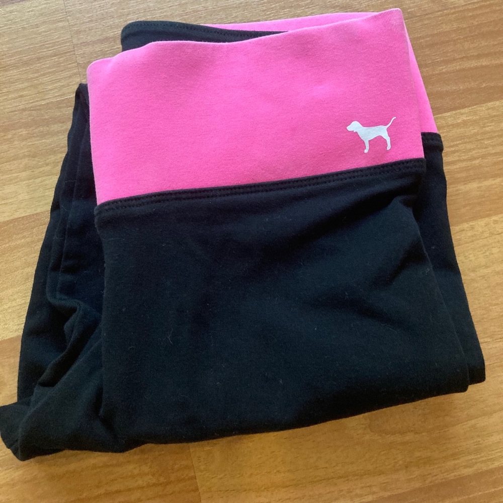 Victoria’s Secret Pink yoga leggings.